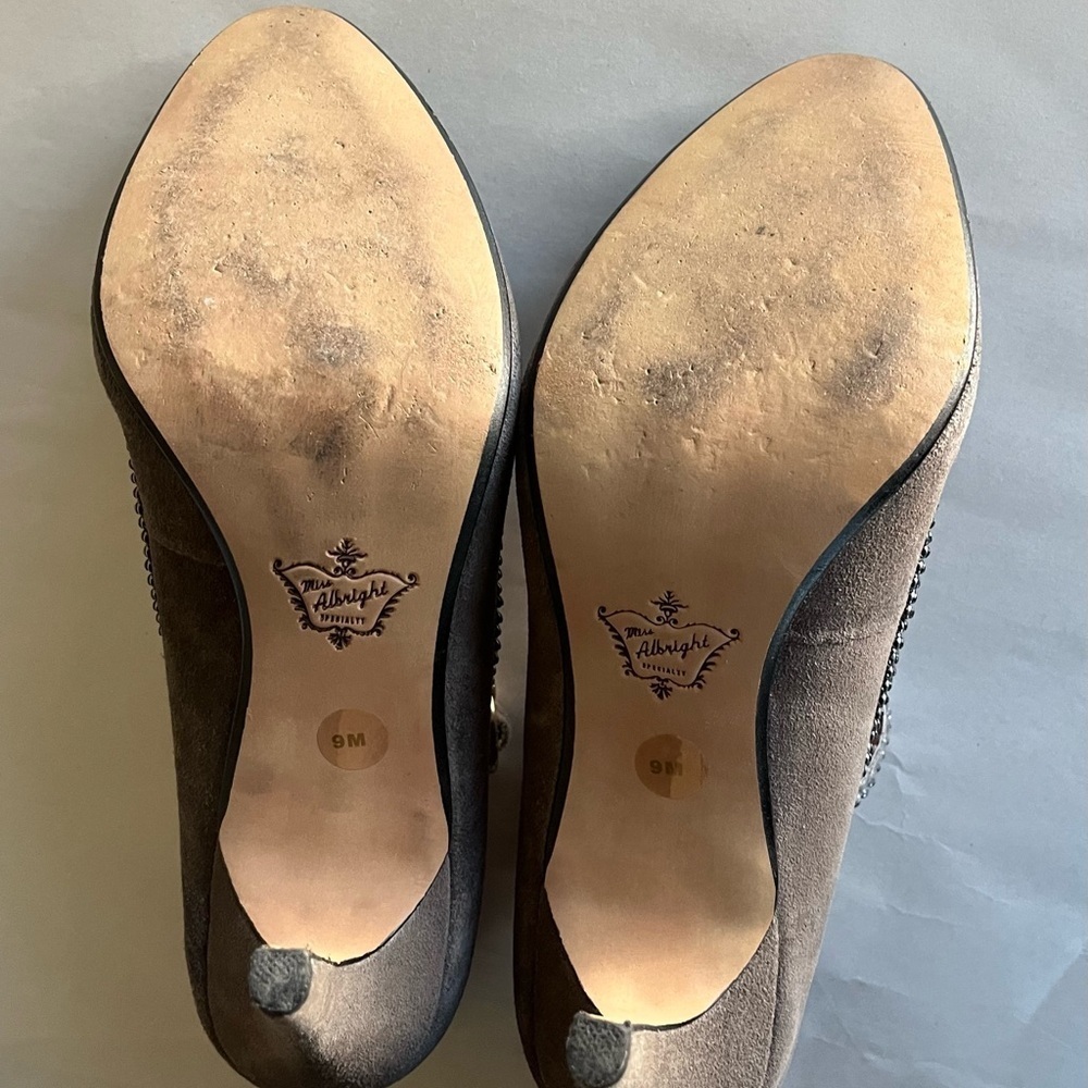 Anthropologie Miss Albright Taupe/Gray Mary Jane Suede embellished Stilleto sz 9 - Picture 7 of 11
